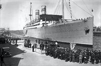 D/S Stavangerfjord ankommer Strandkaien i Stavanger i 1934. Foto: Hans Henriksens arkiv/Stavanger byarkiv.
