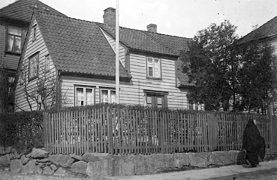 I 1900 bodde familien i Løkkeveien 28.
