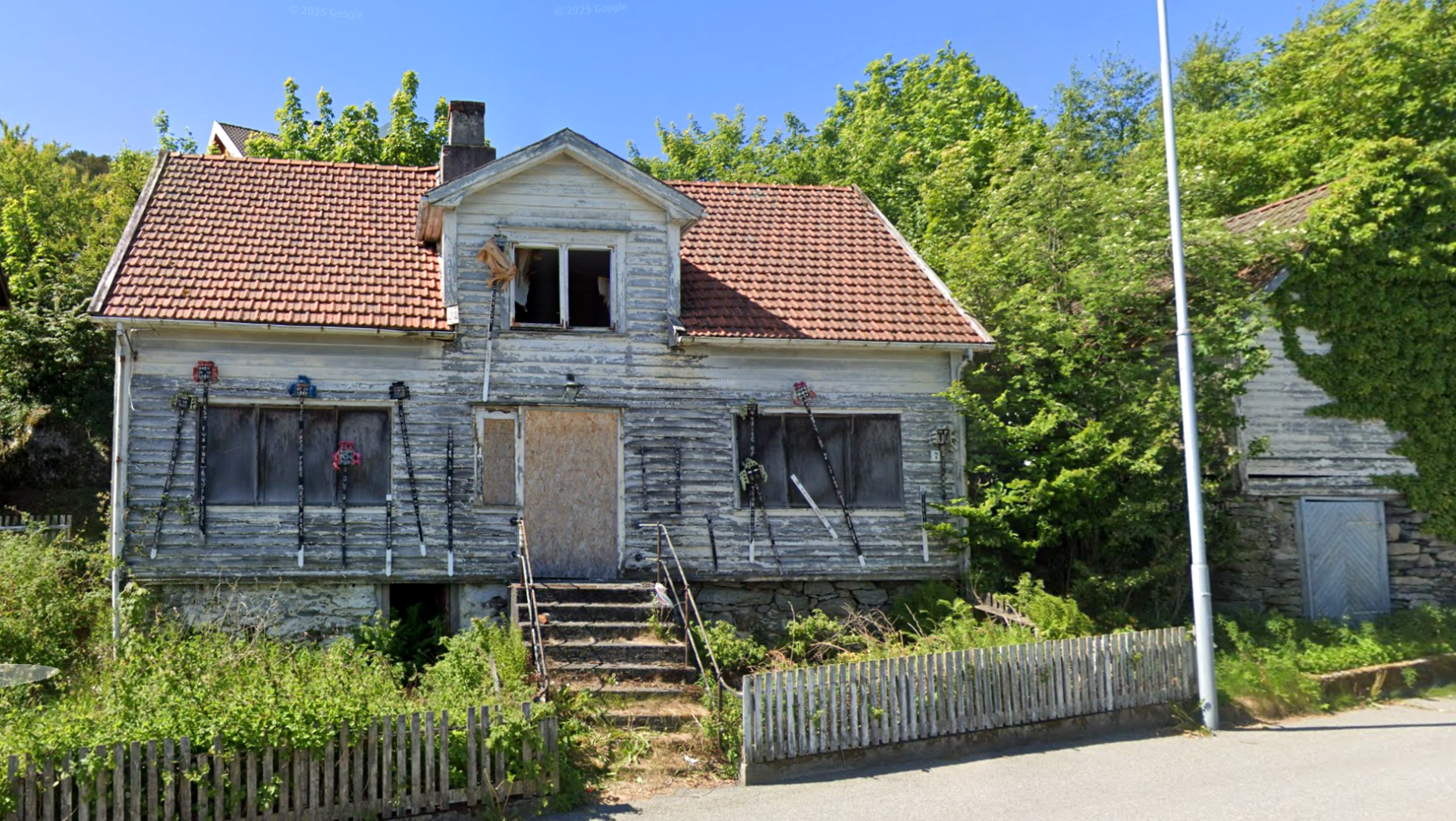 Dusavikveien 124. Bildet ble tatt i mai 2025. Foto: Google Maps.