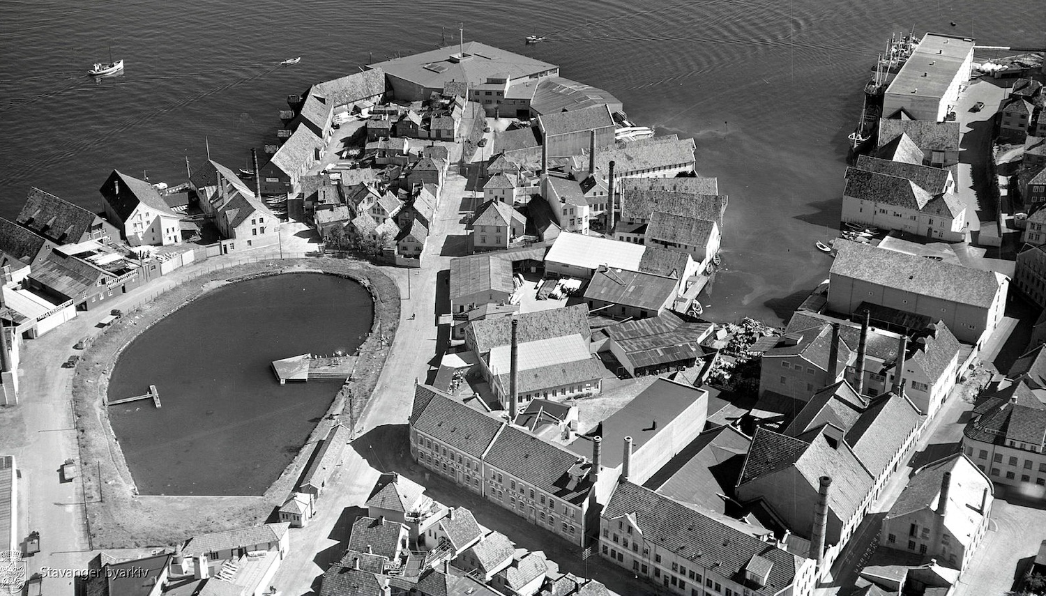 Bildet ble tatt 7. juli 1952. Foto: Widerøes flyfotosamling/Stavanger byrkiv.