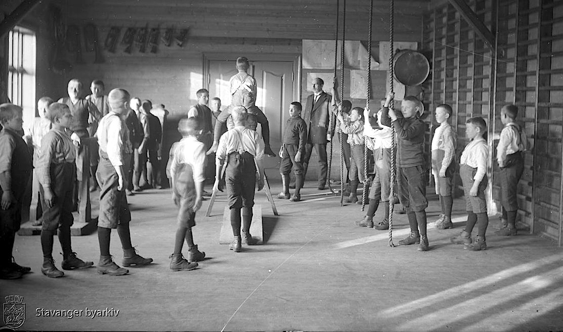 Gymnastikksalen i 1914. Foto: Carl Johan Jacobsen/Stavanger byarkiv.