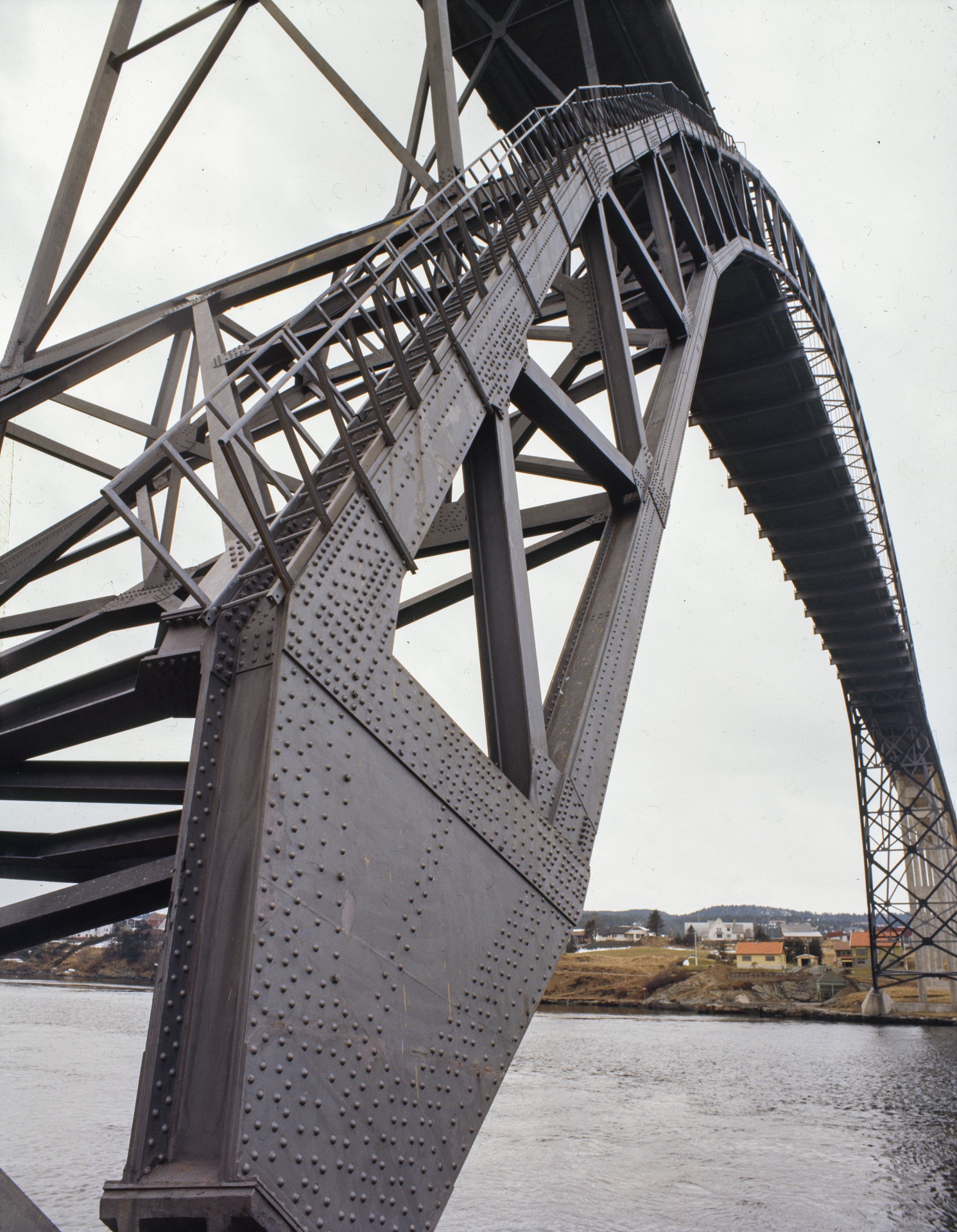 Brua i 1974. Foto: Kraftmuseet.