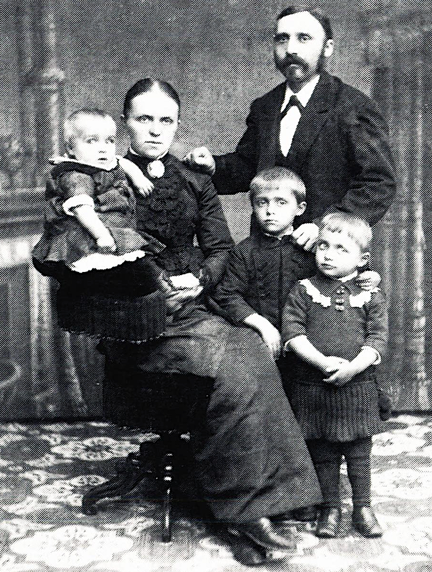 Carl Martin Eskildsen me kona Mathilde og barna Johan Wilhelm, Ingrid og Søren.