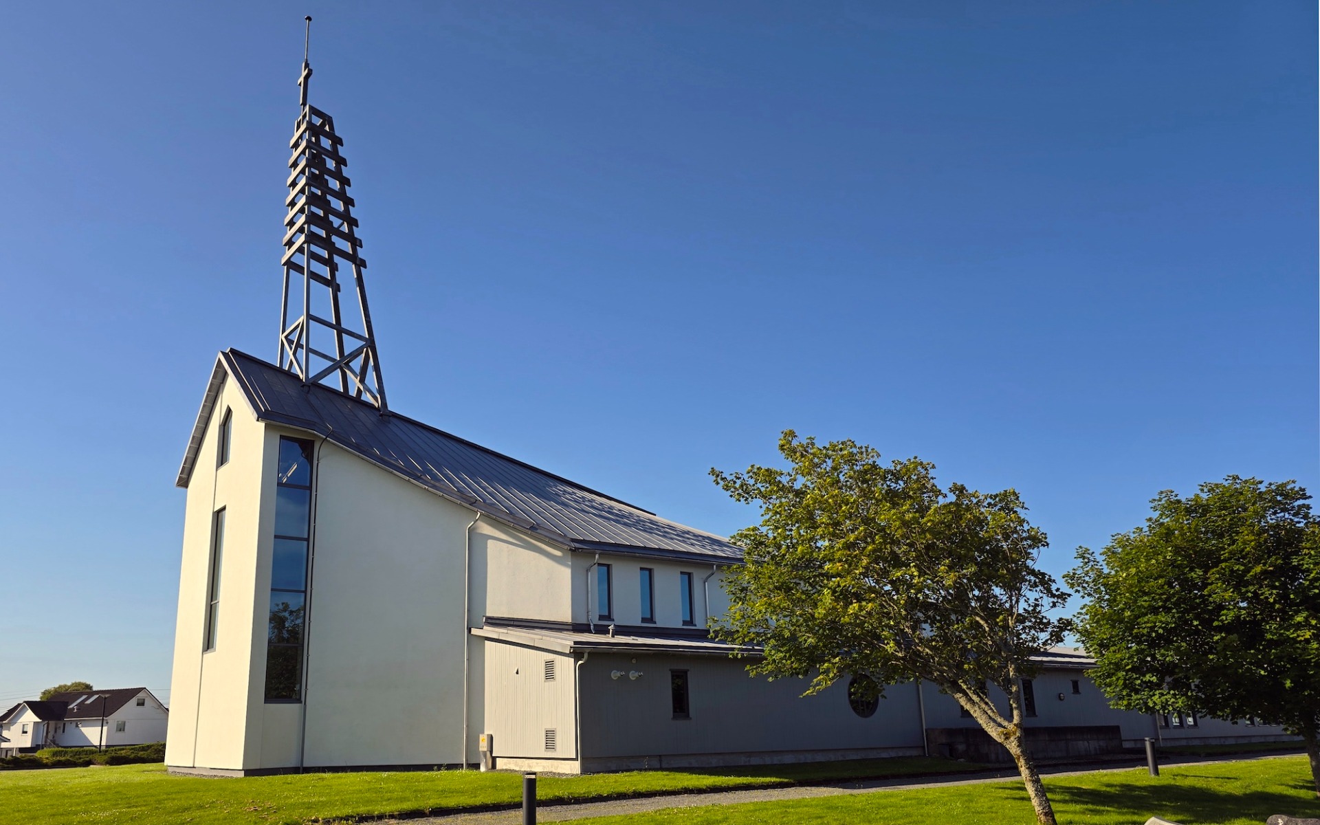 Veavågen kirke ble oppført i 2009. Bildet ble tatt i 2026. Foto: Erling Jensen